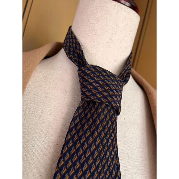 Vintage Christian Dior silk necktie - Picture 4 of 5